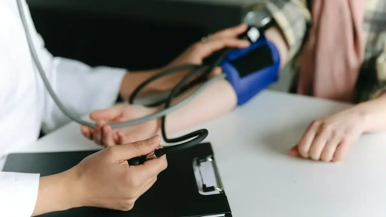 Cara Membaca Alat Tensi dengan Benar | Panduan Lengkap 4 Cara Membaca Alat Tensi Digital