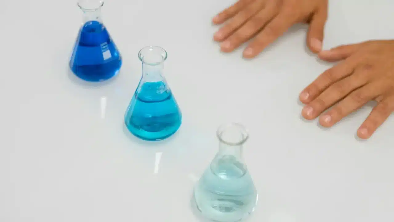 Resiko Suntik Silikon Jangka Panjang & Bahayanya 2 Chemical Compound Laboratory