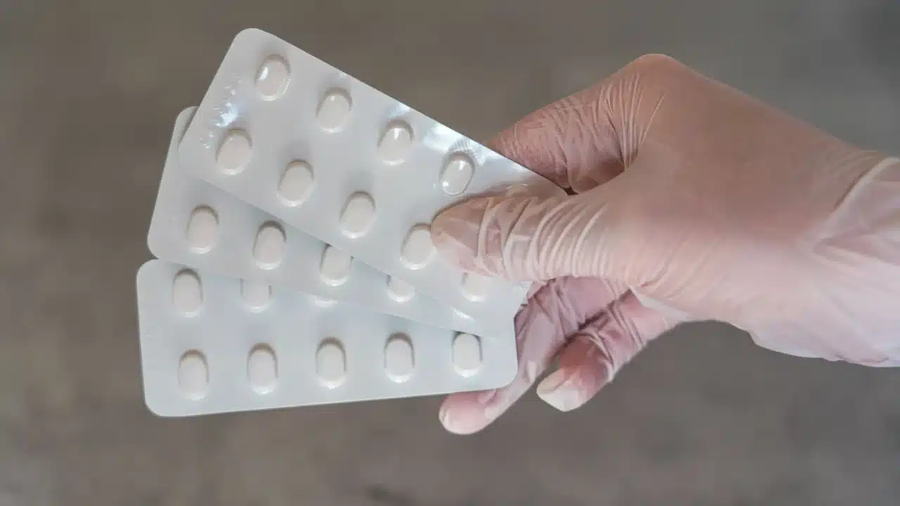 Telat Haid Tapi Tidak Hamil? Ini Penyebab & Solusinya 4 Birth Control Pills Medication Doctor