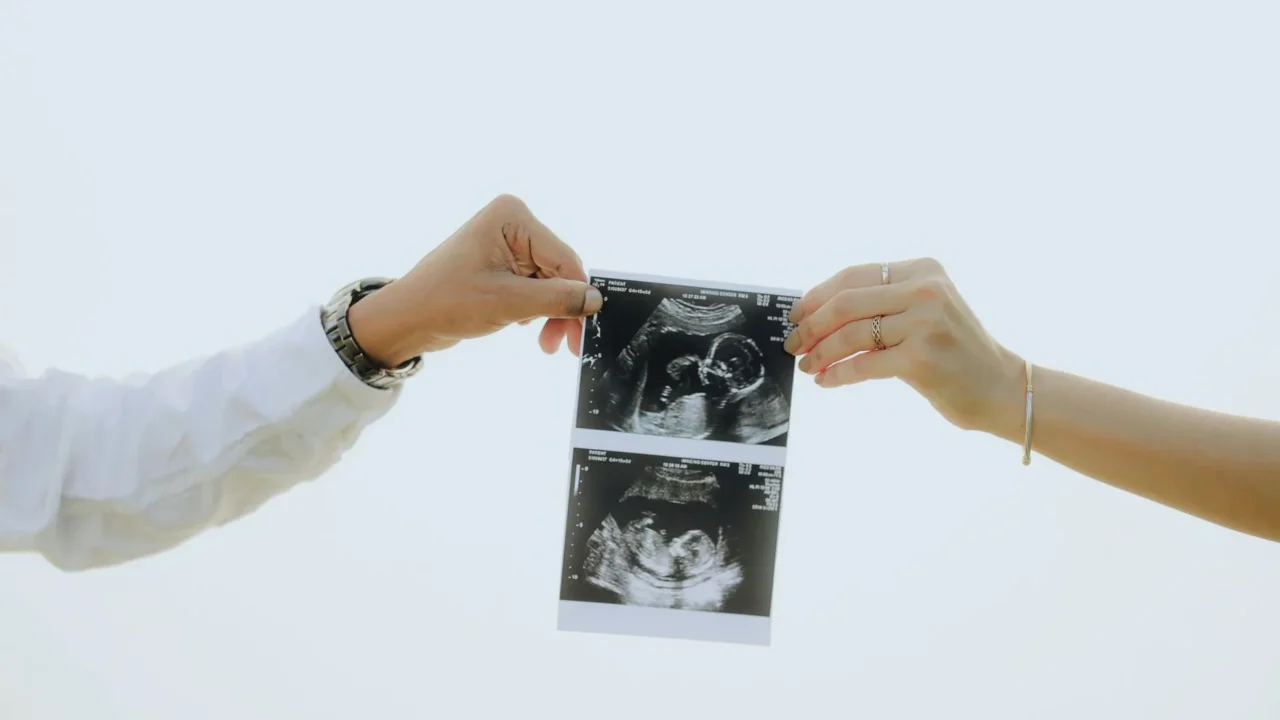 Program Hamil: Panduan Lengkap untuk Calon Orang Tua 1 Couple Planning Baby Concept
