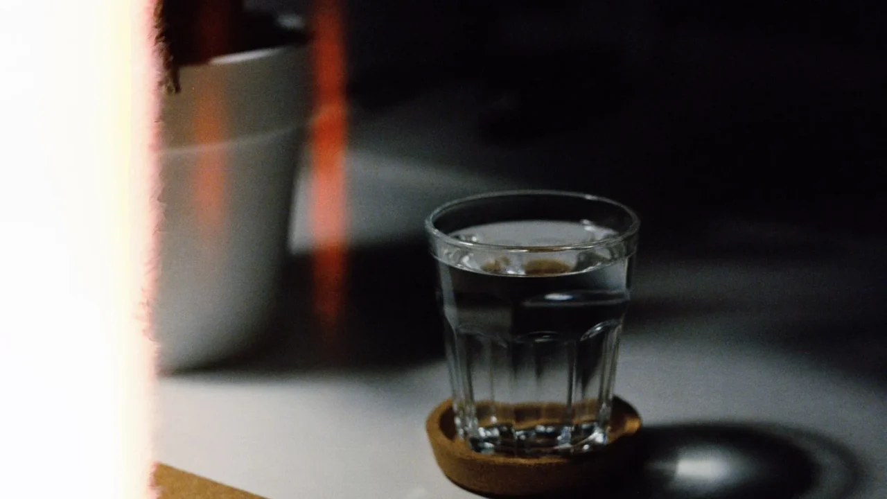 Cara Menyembuhkan Sinusitis Secara Alami: Panduan Lengkap 2 Drinking Water Glass Of Water Humidifier
