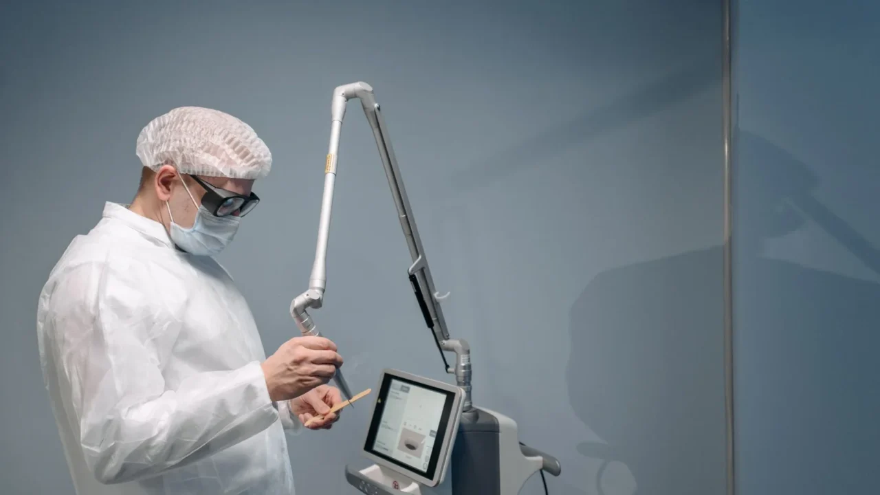 Terapi Mata Silinder: Pilihan, Prosedur, & Pemulihan 3 Eye Surgery Laser Eye
