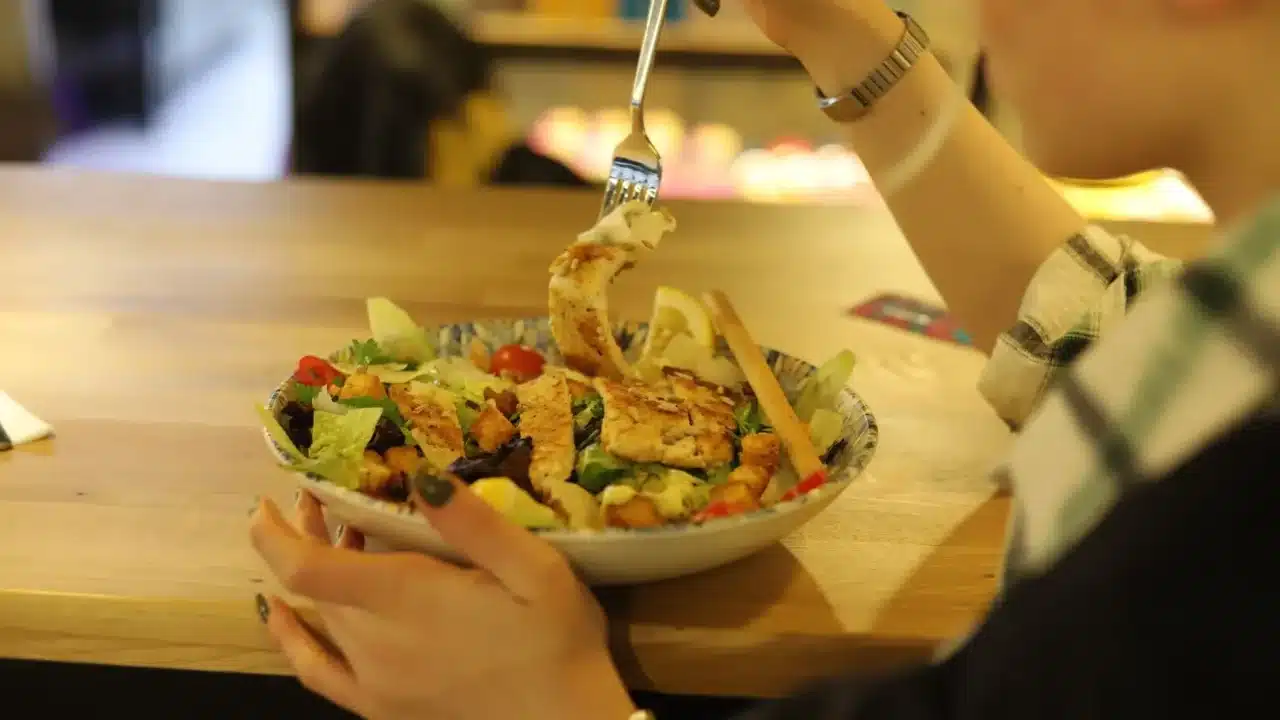 Apakah Batu Empedu Berbahaya? Risiko, Gejala, dan Penanganan 3 Healthy Diet Overweight Person