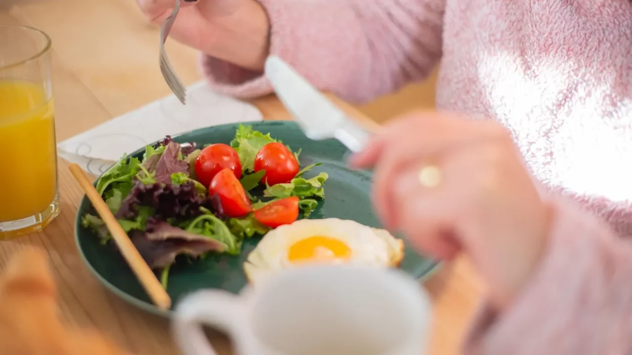 Makanan untuk Penderita Stroke: Panduan Nutrisi Optimal 1 Healthy Plate Balanced Diet
