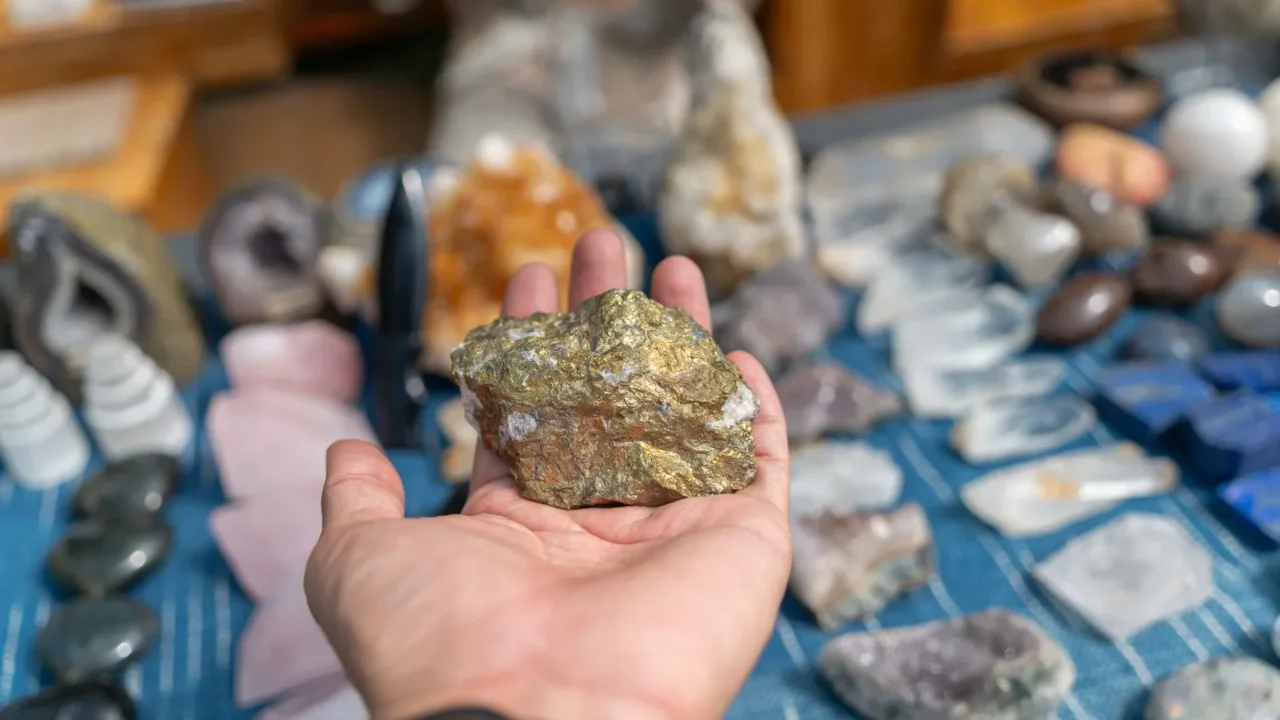 Perbedaan Batu Ginjal dan Batu Empedu: Gejala & Pengobatan 1 Kidney Stone Human Kidney