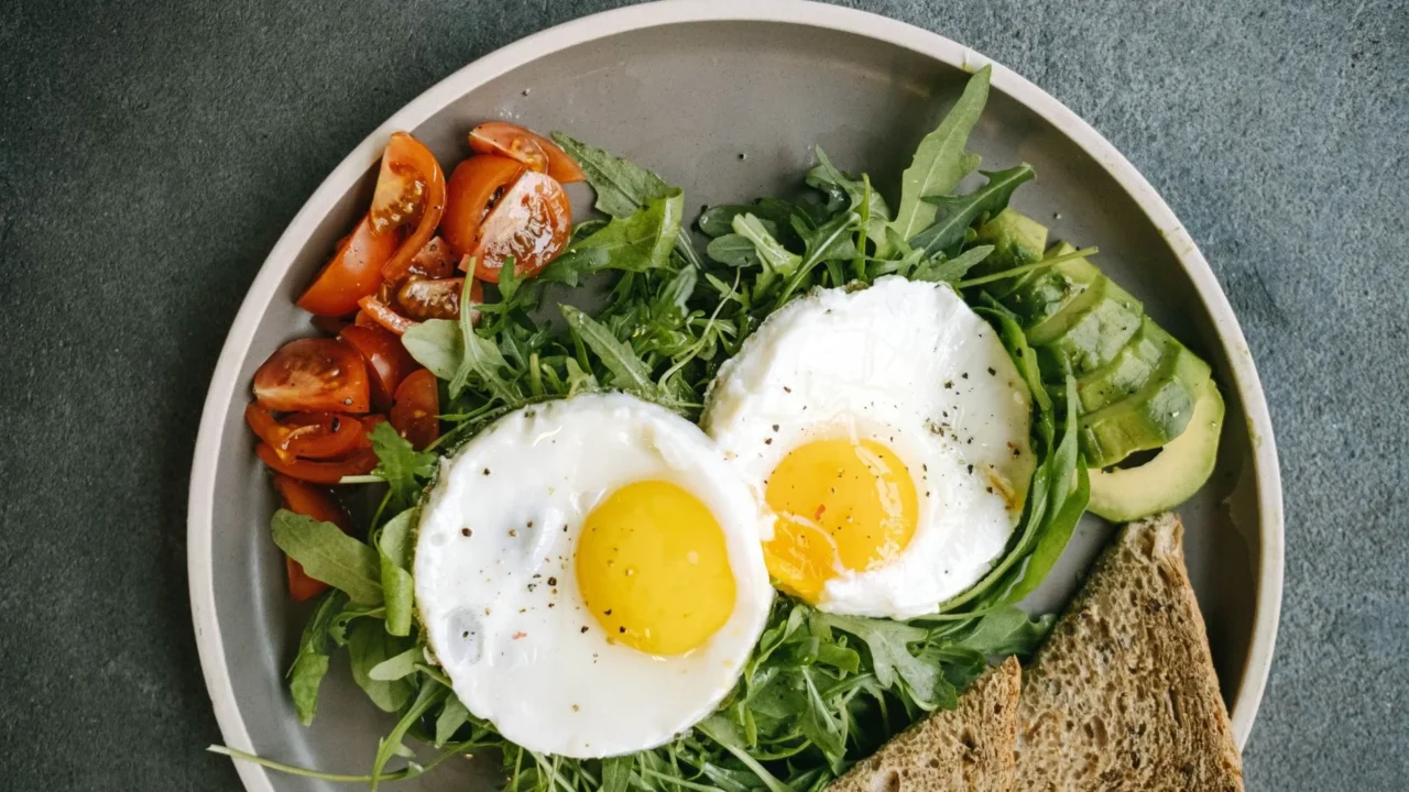 Diet Sehat: Panduan Lengkap Menuju Hidup Lebih Baik 2 Macronutrients Micronutrients Food Pyramid