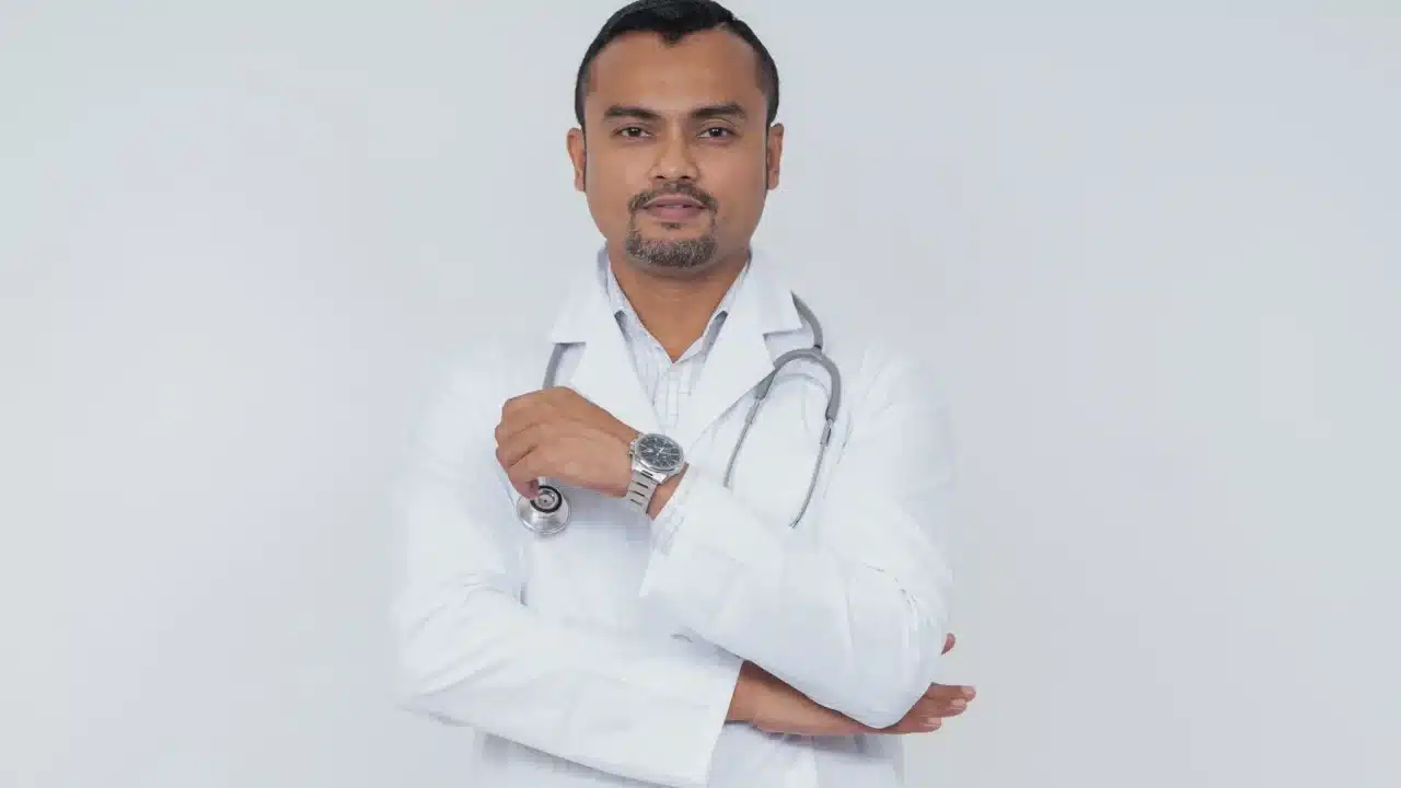 Makanan untuk Disfungsi Ereksi: Tingkatkan Vitalitas Alami 1 Man Thinking Stressed Man Doctor Patient