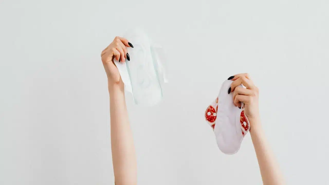 Telat Haid Tapi Tidak Hamil? Ini Penyebab & Solusinya 1 Menstrual Cycle Calendar Woman