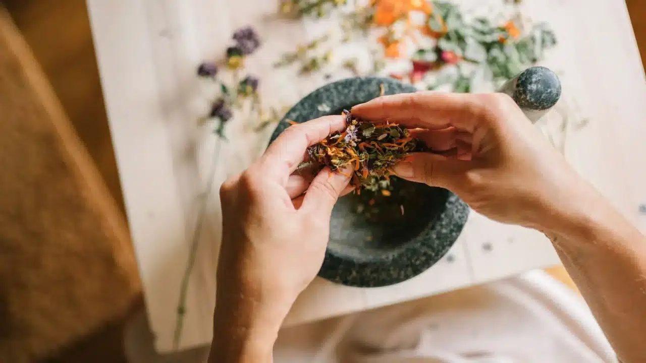 Natural Remedies Herbal Mask