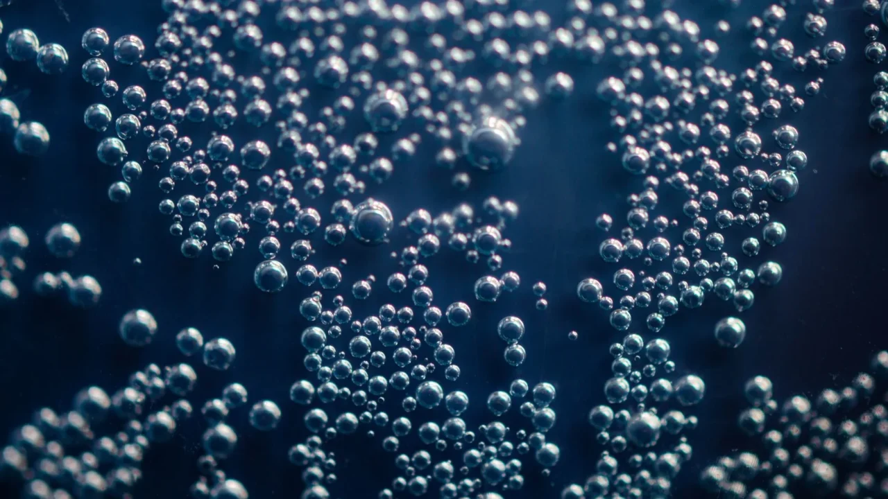 Apakah Flu Menular Lewat Udara? Fakta dan Pencegahan 2 Respiratory Droplets Air Particles