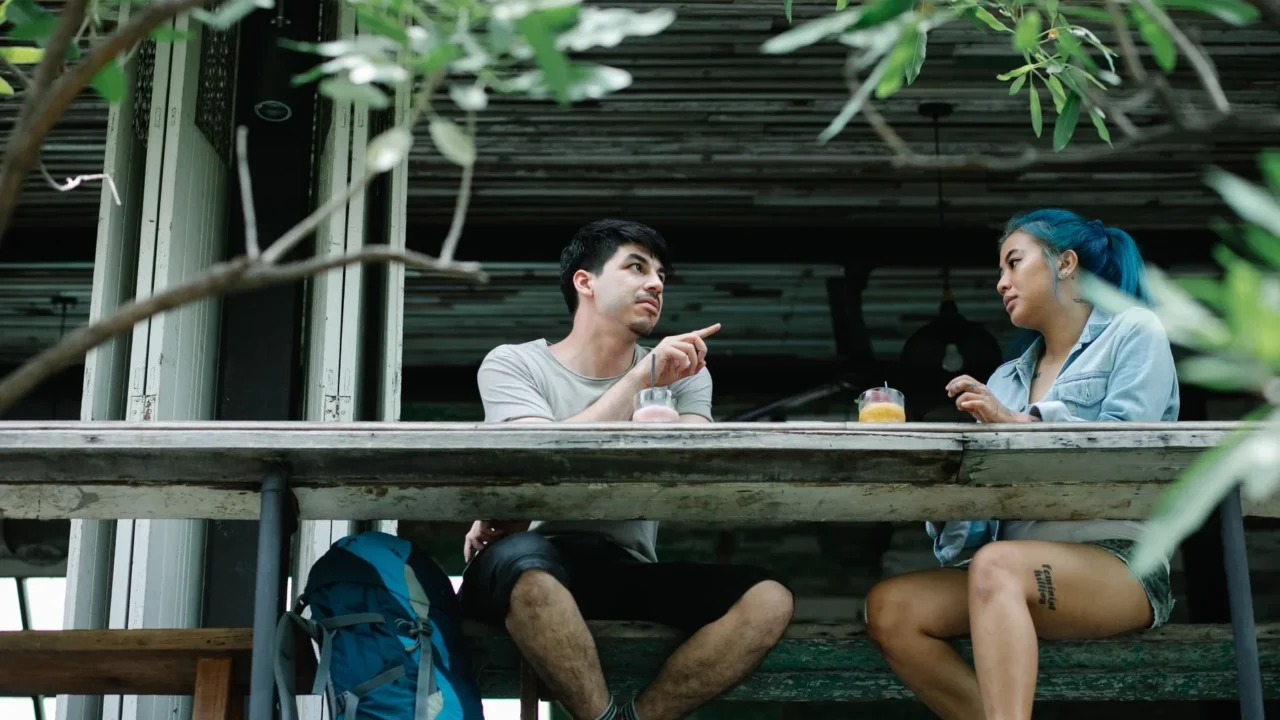 Penyakit Menular Seksual (PMS): Gejala, Pencegahan, Pengobatan 1 Sexual Health Couple Talking