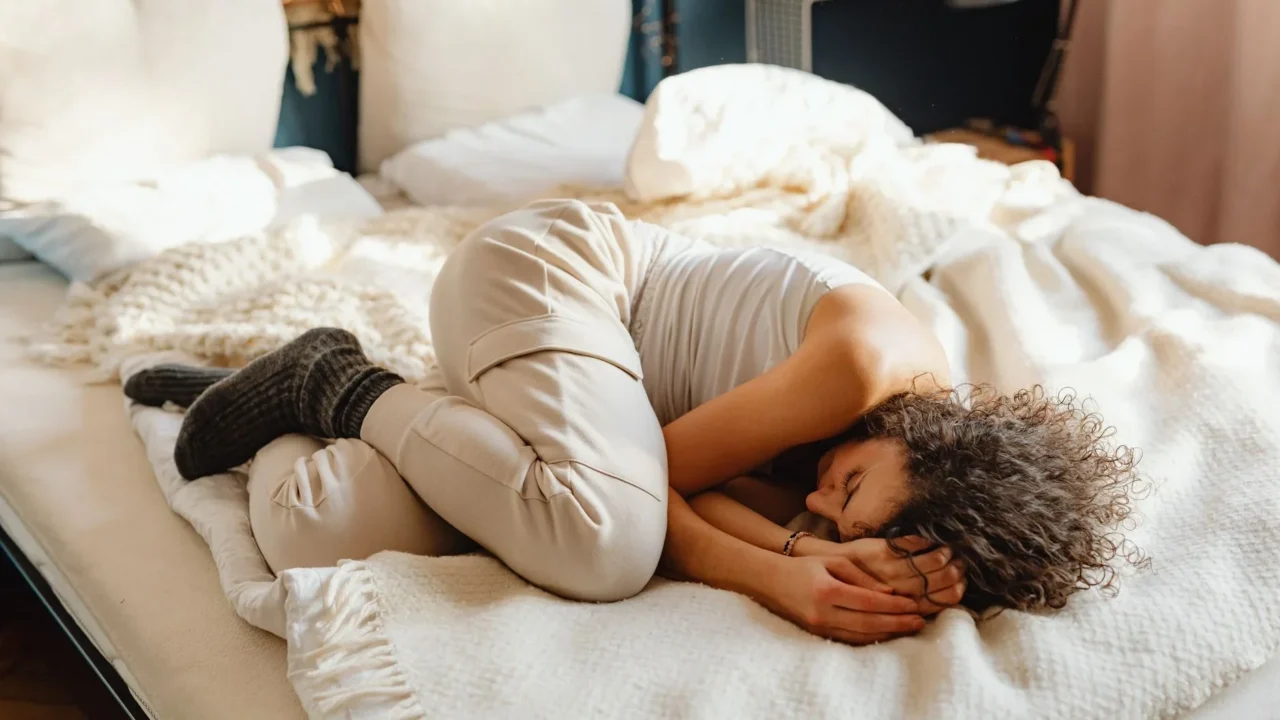 Posisi Tidur Penderita GERD Terbaik | Atasi Asam Lambung 2 Sleeping Bed Position