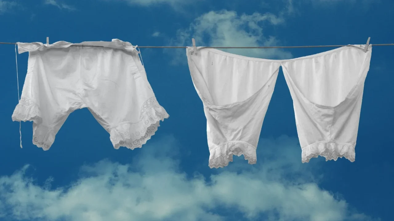 Tips Menjaga Kebersihan Selangkangan: Panduan Lengkap 4 Underwear Cotton Fabric Comfortable Clothing