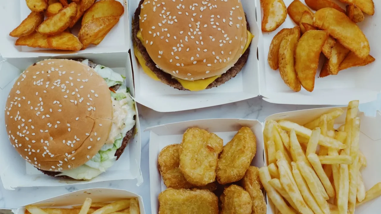 Apa Itu Jantung Koroner? Penyebab, Gejala, & Pencegahan 2 Unhealthy Food Fatty Arteries
