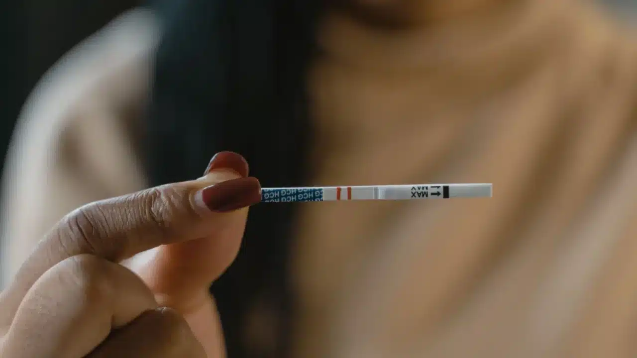Tanda-Tanda Klamidya: Kenali Gejala & Pencegahannya 3 Woman Reproductive Health