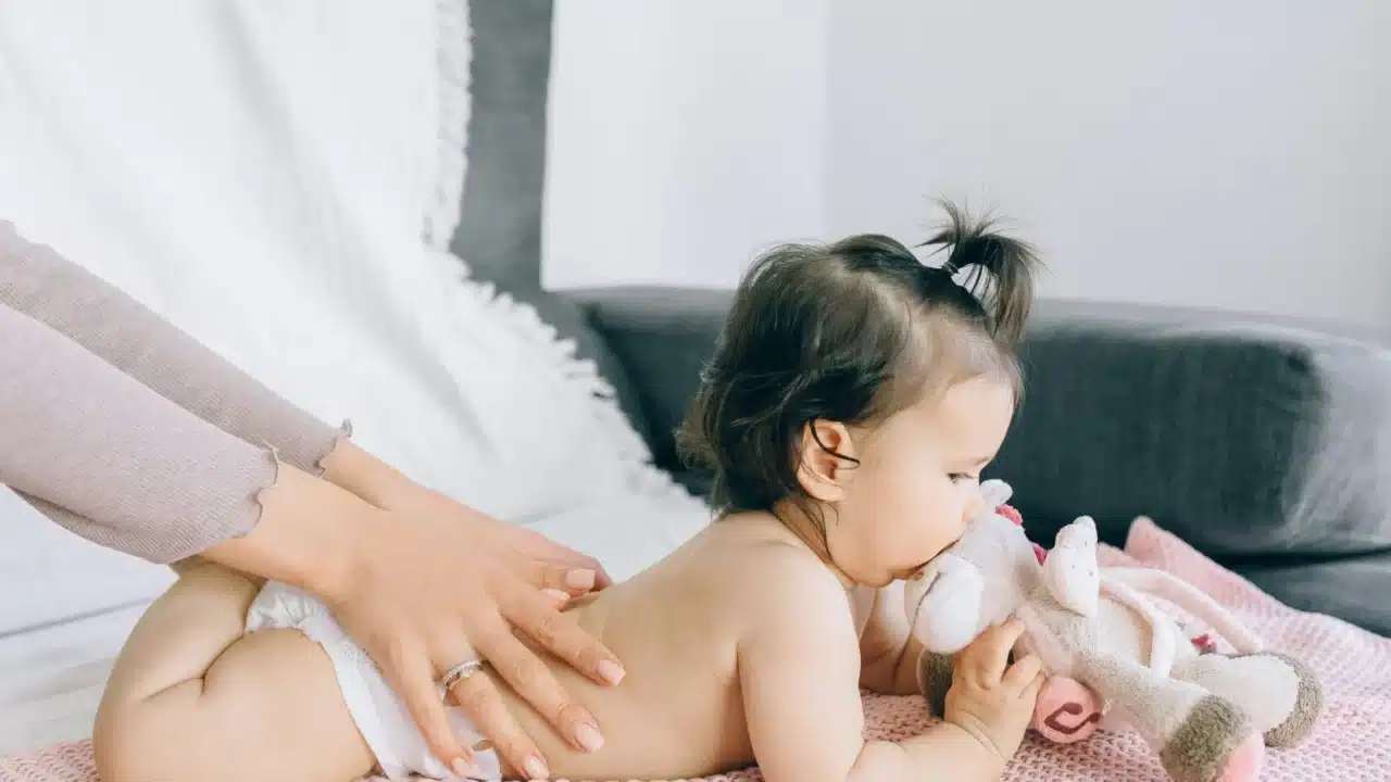 Panu pada Anak: Gejala, Penyebab, dan Cara Mengatasinya 1 Child Skin Fungal Infection Skin Patches
