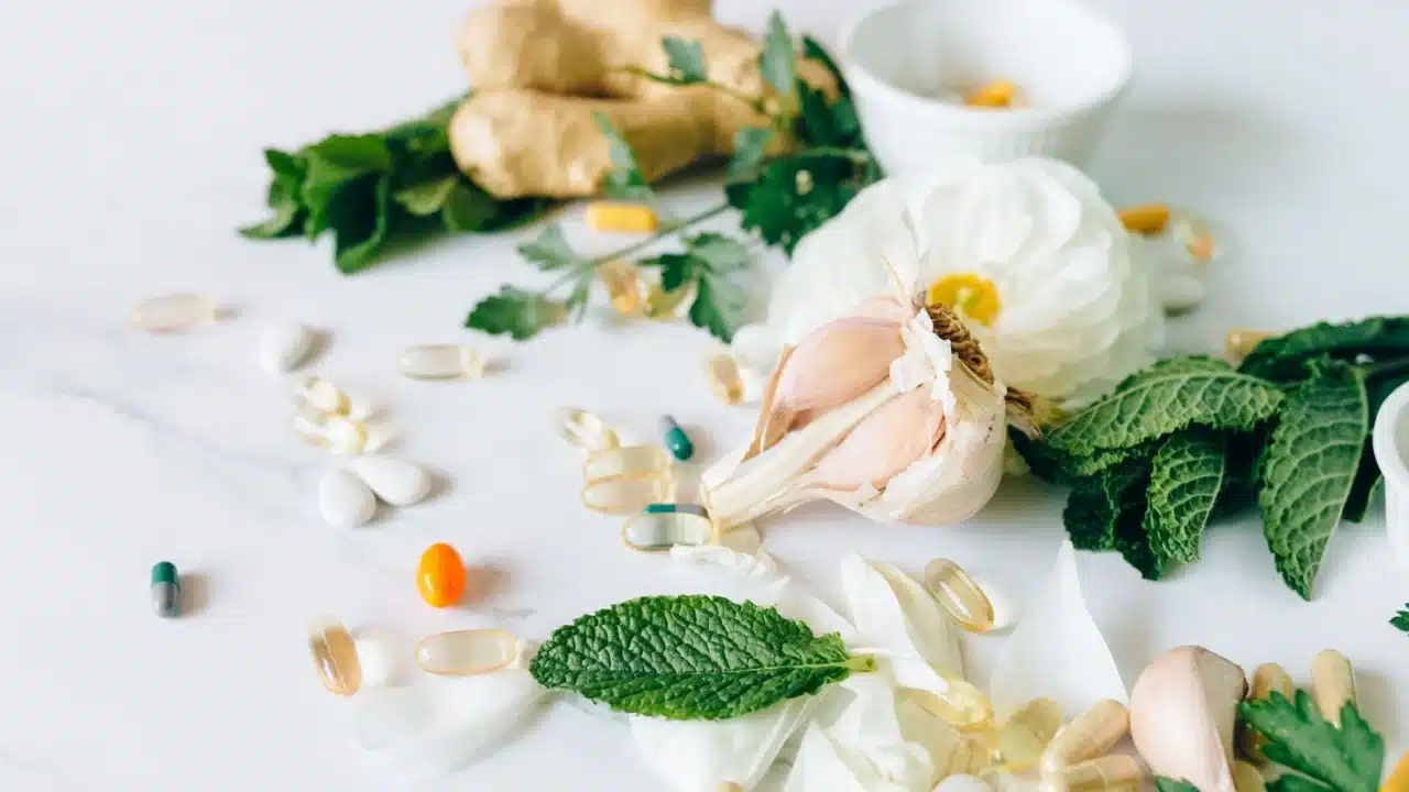 Obat Herbal Raja Singa: Jenis, Manfaat, dan Panduan 3 garlic clove ginger root