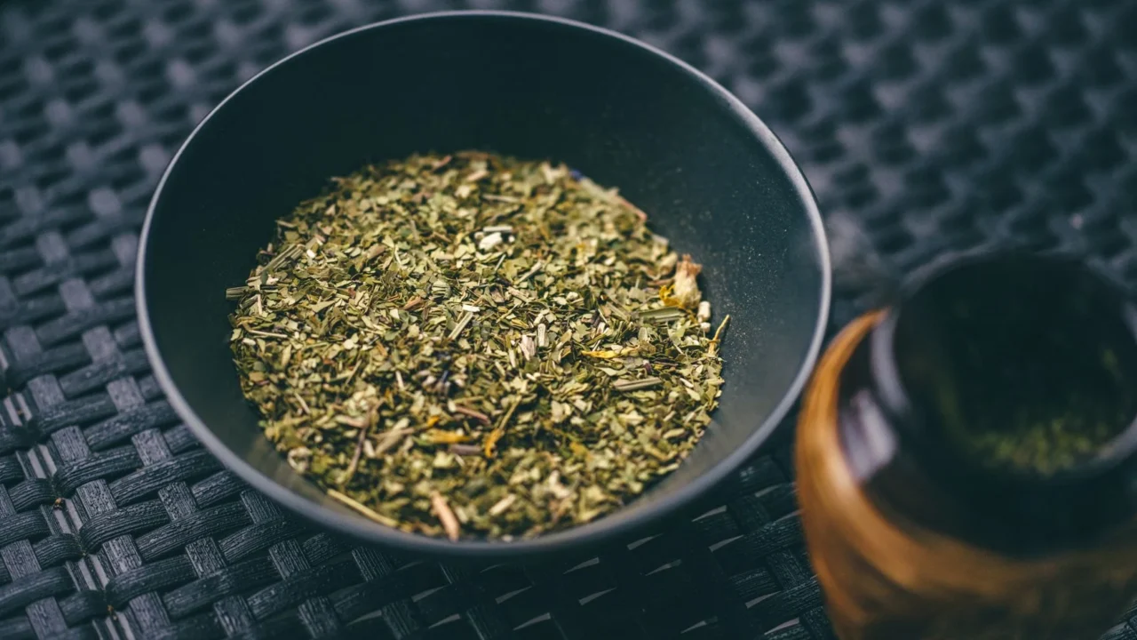 Obat Herbal Kanker Prostat: Pilihan dan Panduan Lengkap 4 healthy man herbal tea