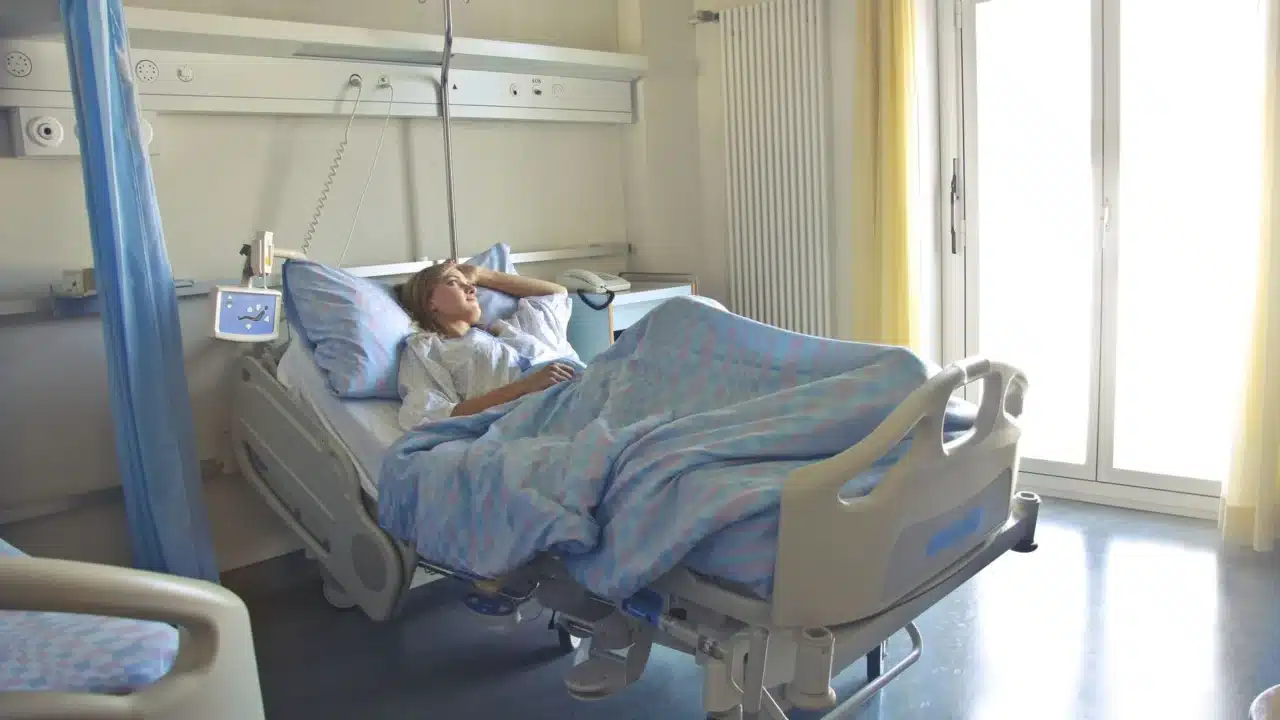 Bahaya Abses Perianal: Gejala, Komplikasi, dan Penanganan 3 hospital room medical risk