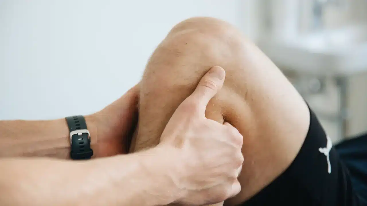 7 Penyebab Pegal Linu pada Tubuh dan Cara Mengatasinya 3 human skeleton joint pain