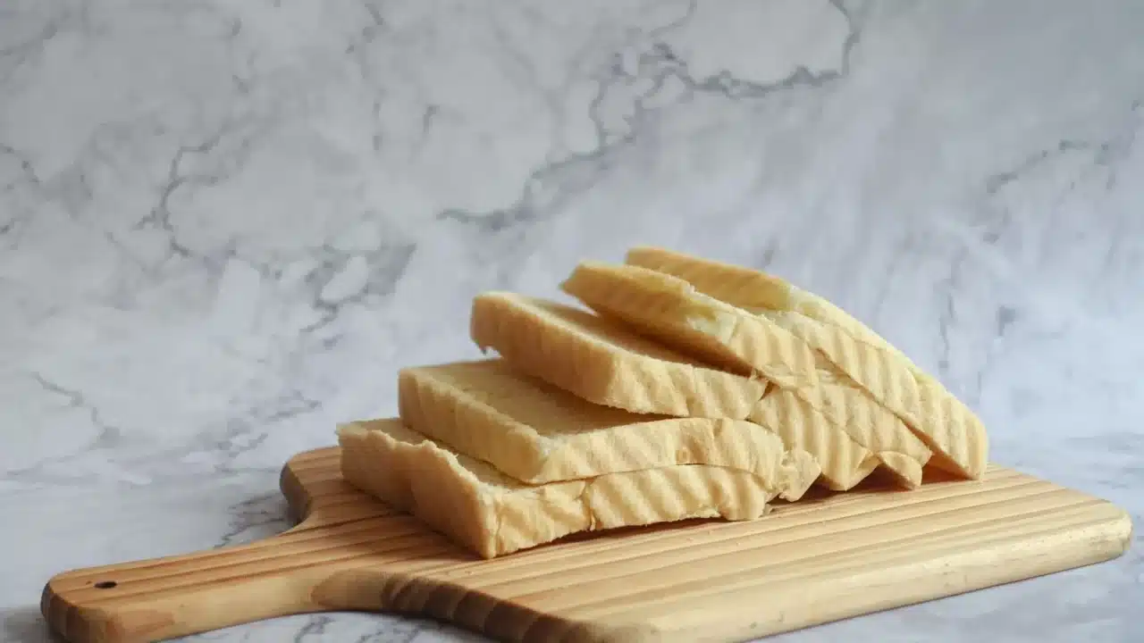 Pantangan Makanan Ambeien: Panduan Lengkap & Tips Sehat 2 Low Fiber Food White Bread Processed Food