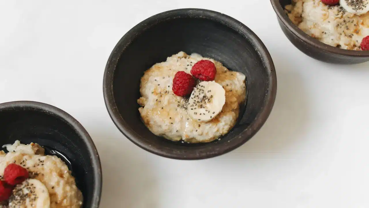 Makanan untuk Penderita Hepatitis: Panduan Diet Sehat Hati 4 oatmeal bowl brown rice
