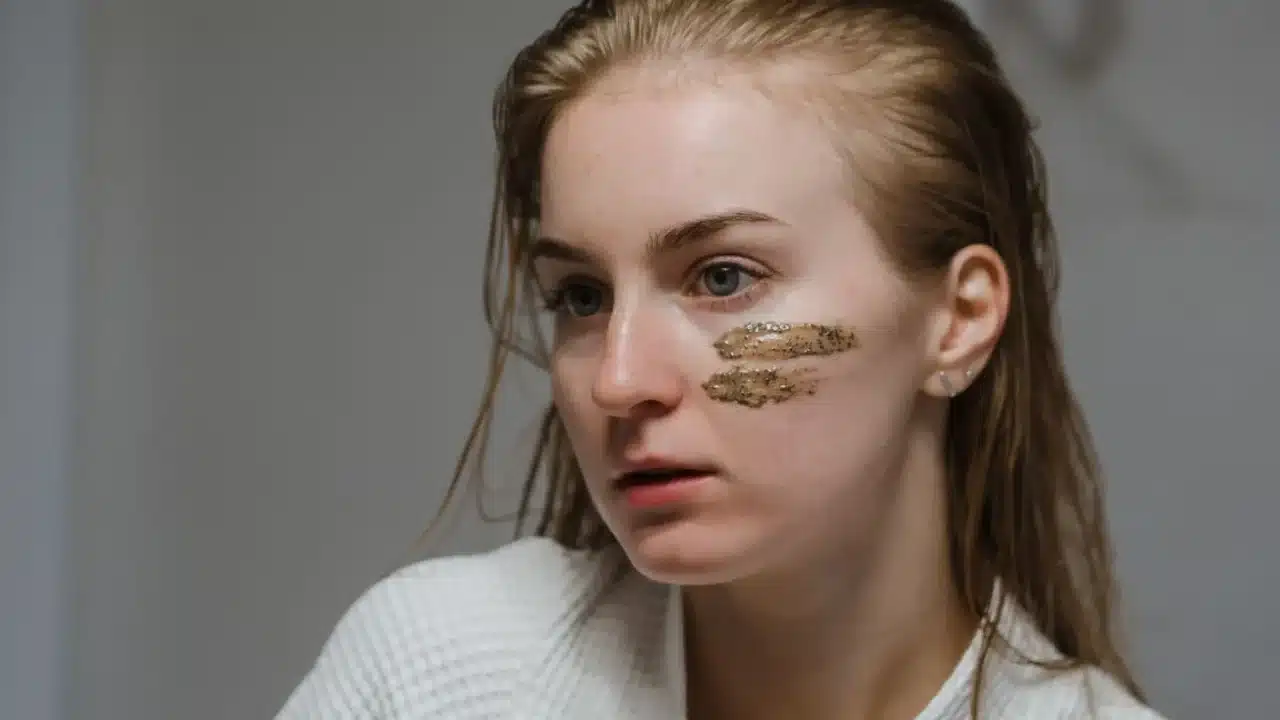Mengatasi Komedo dan Jerawat: Panduan Lengkap Kulit Bersih 2 Oily Skin Dead Skin Cells Bacteria