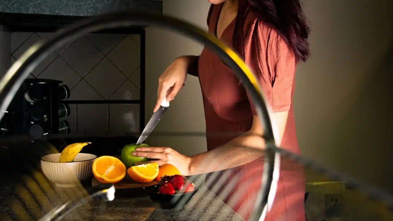 Makanan Pencegah Tifus: Panduan Gizi dan Tips Sehat 2 orange fruit strawberry