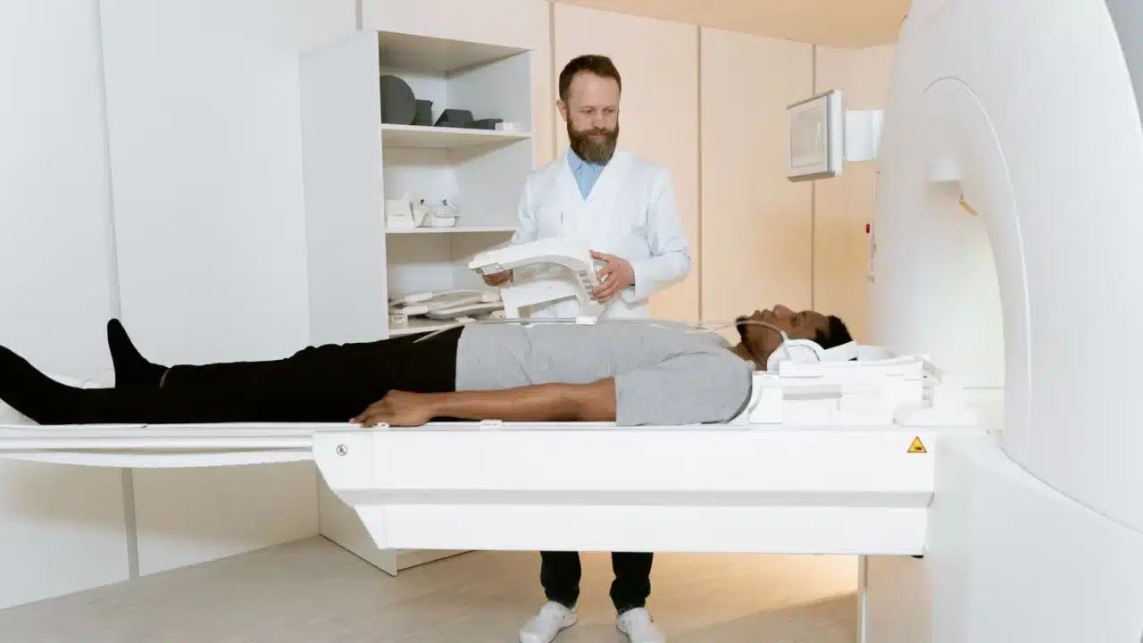 Mengenal Tumor Usus: Gejala, Penyebab, dan Penanganan 4 endoscopy ct scan