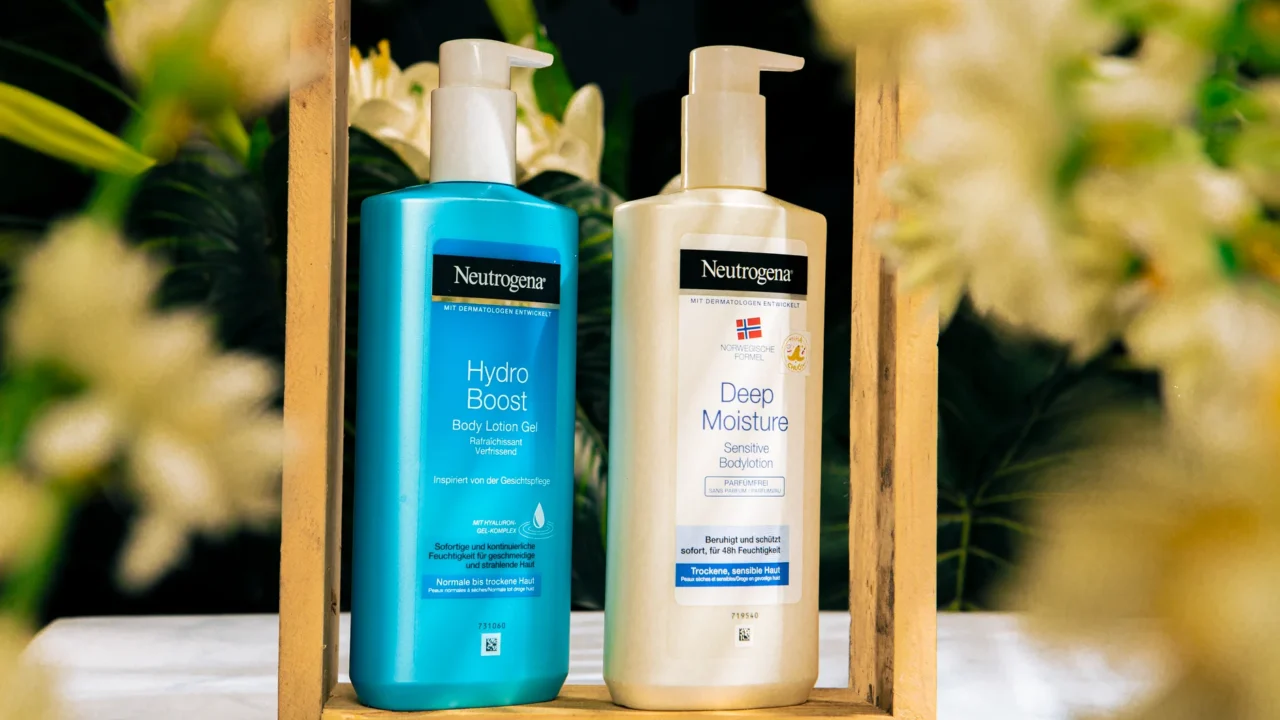 Cara Merawat Kulit Psoriasis: Panduan Lengkap dan Efektif 1 moisturizer lotion