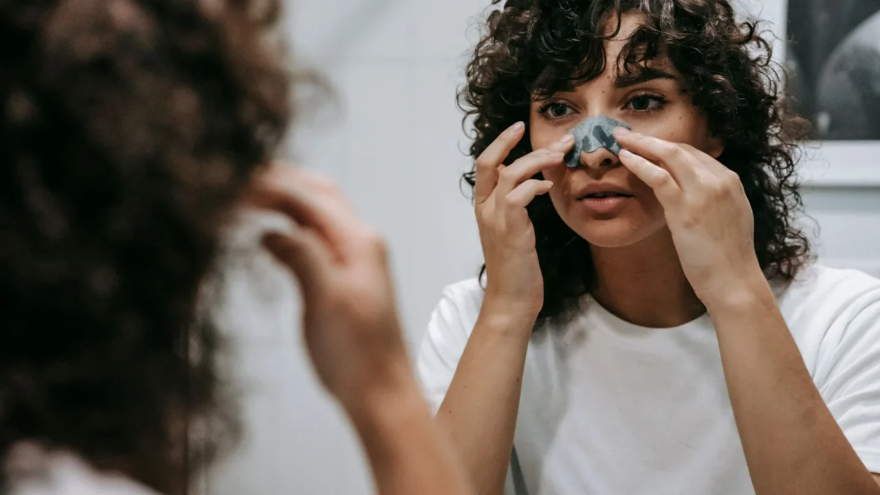 skin pore sebum