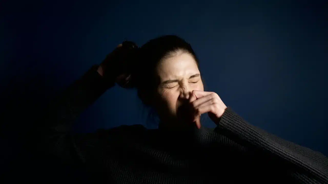 Cara Mencegah Cacar Air Efektif pada Anak dan Dewasa 1 virus sneezing stethoscope